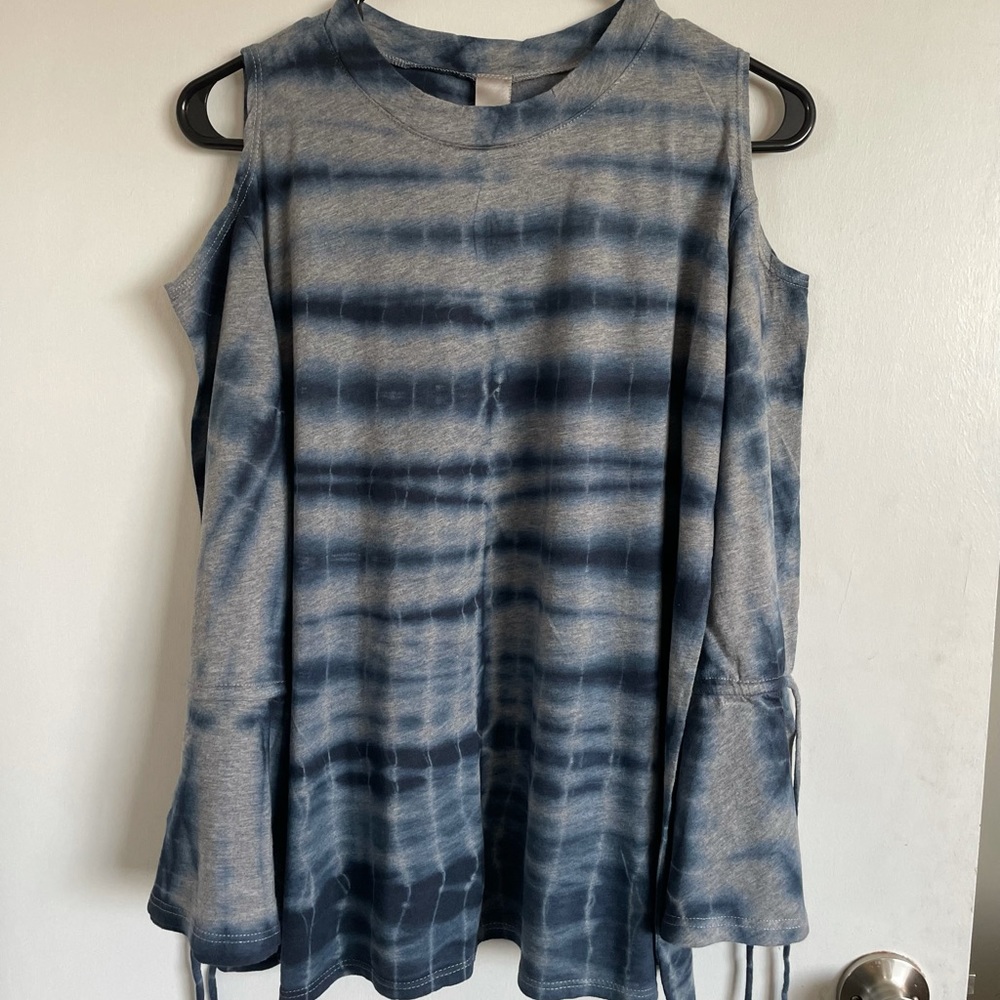Go Couture Tie Dye Lightweight Cold Shoulder Blouse - Size M - Picture 1 of 12